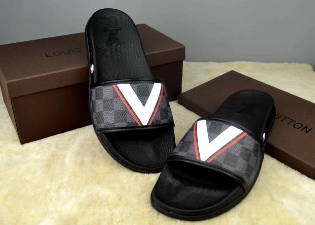 LV men slippers AAA(38-45)-211