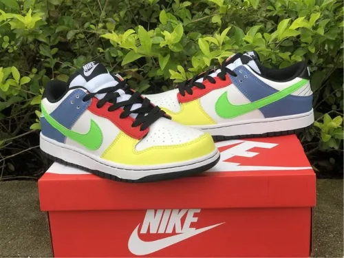 Authentic Nike Dunk Low Green Strike