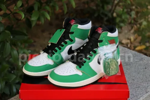 Authentic Air Jordan 1 High OG WMNS “Lucky Green”
