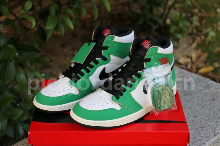 Authentic Air Jordan 1 High OG WMNS “Lucky Green”
