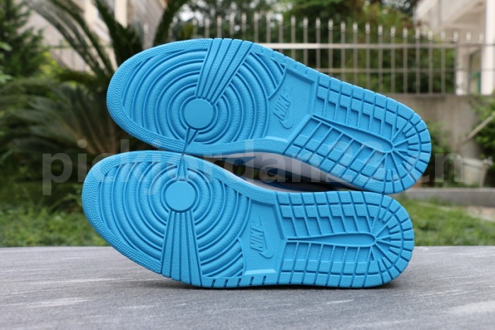 Authentic Air Jordan 1 Retro High OG “UNC”