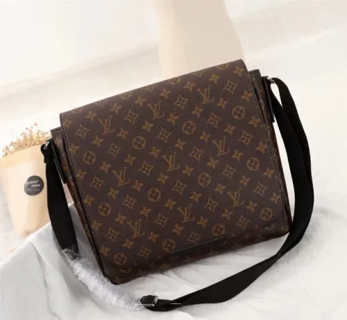 LV Men Hangbags AAA-004