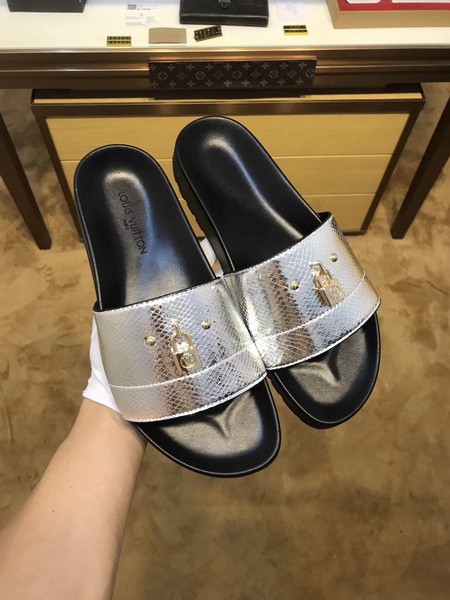 LV men slippers AAA(38-45)-146