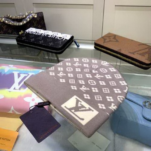LV Wool Cap Scarf AAA-066