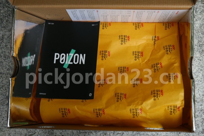 Authentic OFF-WHITE x Nike Dunk Low “University Gold”
