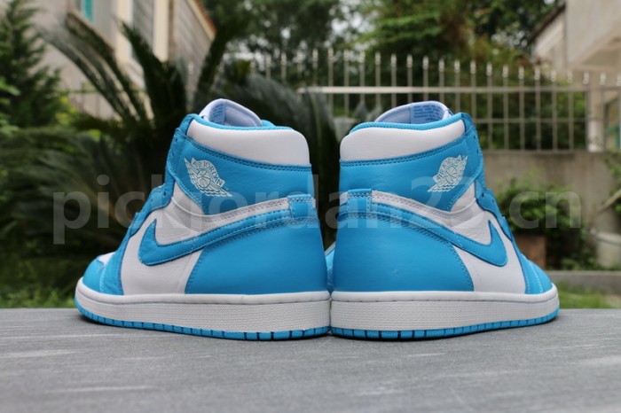 Authentic Air Jordan 1 Retro High OG “UNC”