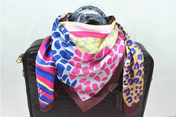 LV Silk Scarf AAA-252