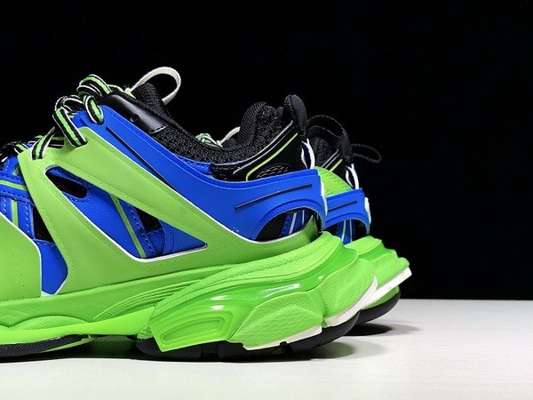 B 17FW Tripe-S High End Sneaker-064