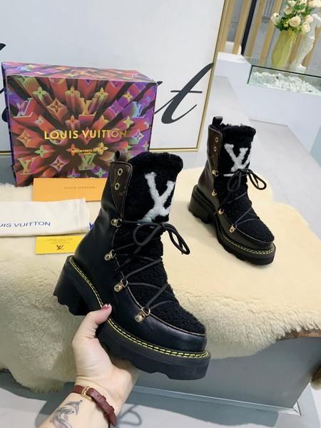 LV Women Shoes 1：1 Quality-705