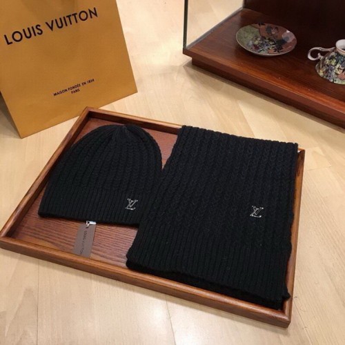 LV Wool Cap Scarf AAA-224