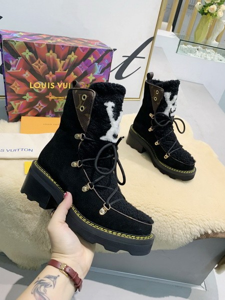 LV Women Shoes 1：1 Quality-708