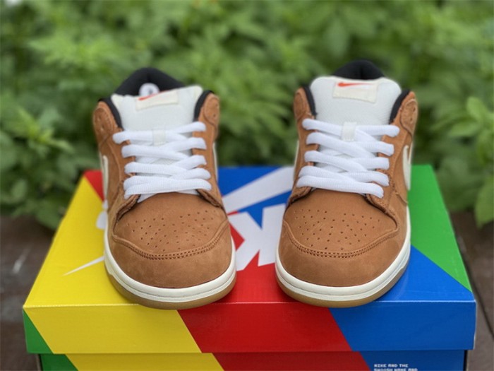 Authentic Nike SB Dunk Low   Wheat  