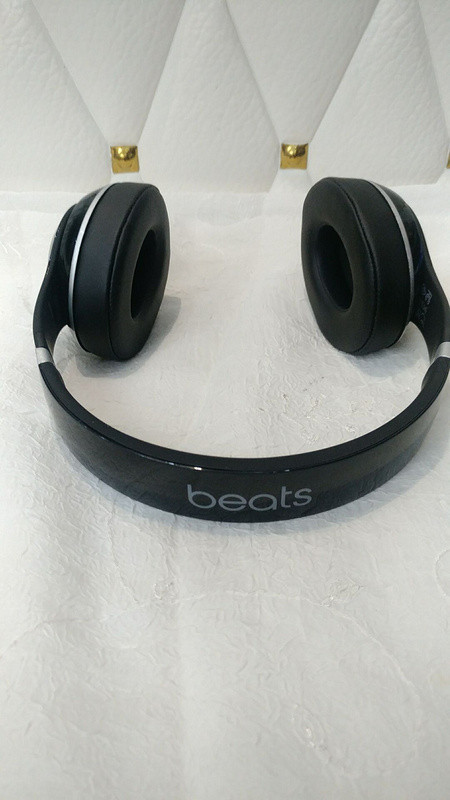 Monster Beats  studio wireless 3-008