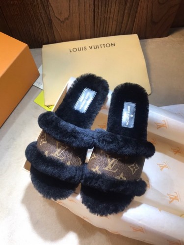 LV Sandals 1-1 Quality-212