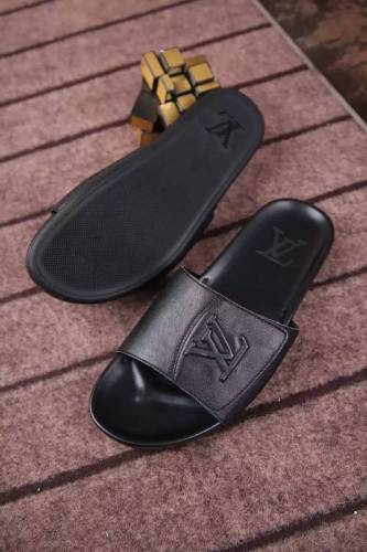 LV men slippers AAA-104