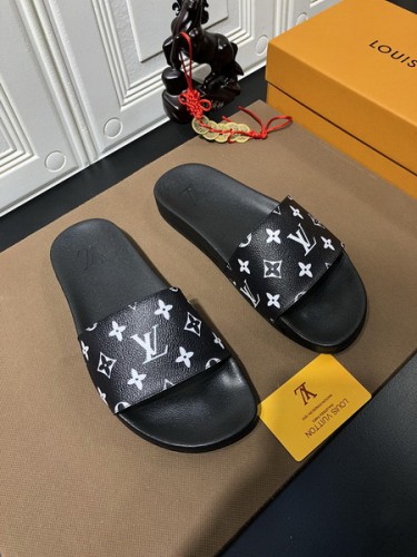 LV men slippers AAA-568