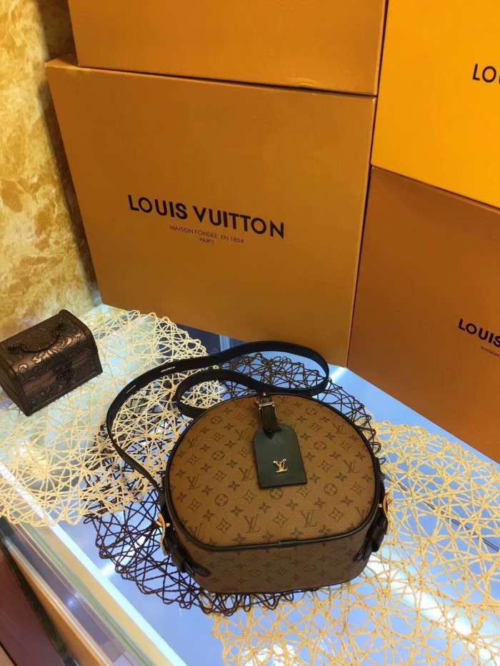 LV Hangbags AAA-111