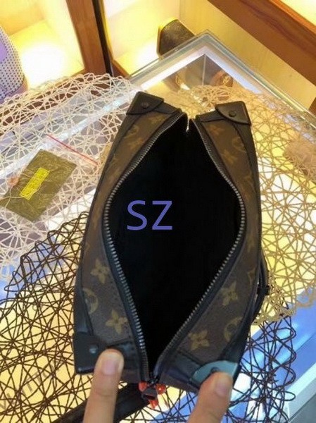 LV Hangbags AAA-135