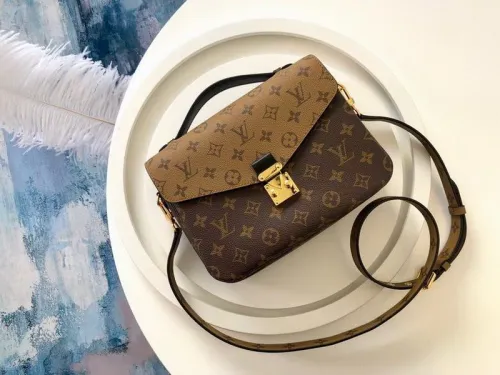 LV Hangbags AAA Women-746