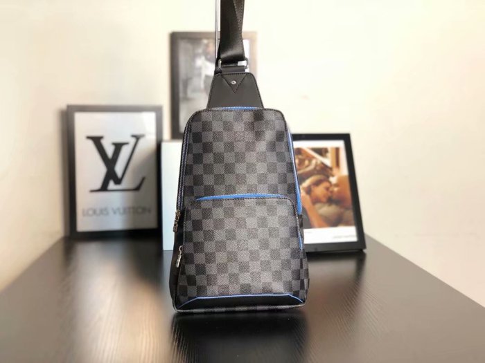 LV Men Hangbags AAA-002