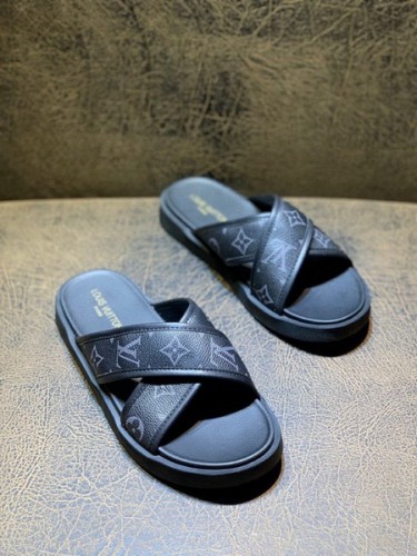 LV men slippers AAA-548
