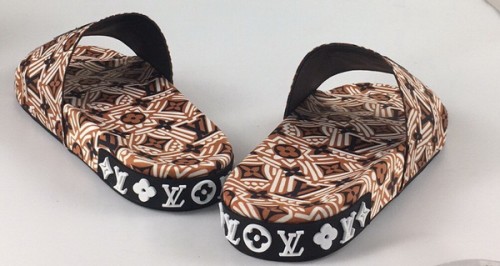 LV men slippers AAA-869