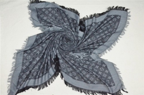 LV Silk Scarf AAA-116