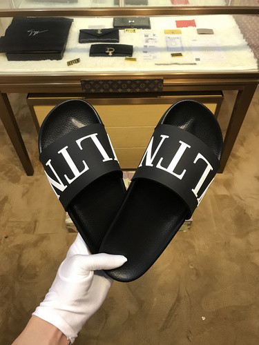 VT Men slippers AAA-061