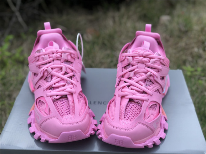 B 17FW Tripe-S High End Sneaker-122