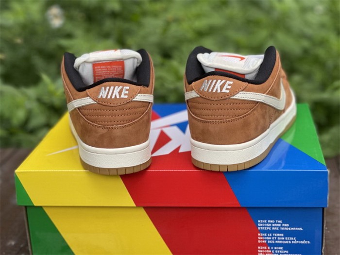 Authentic Nike SB Dunk Low   Wheat  