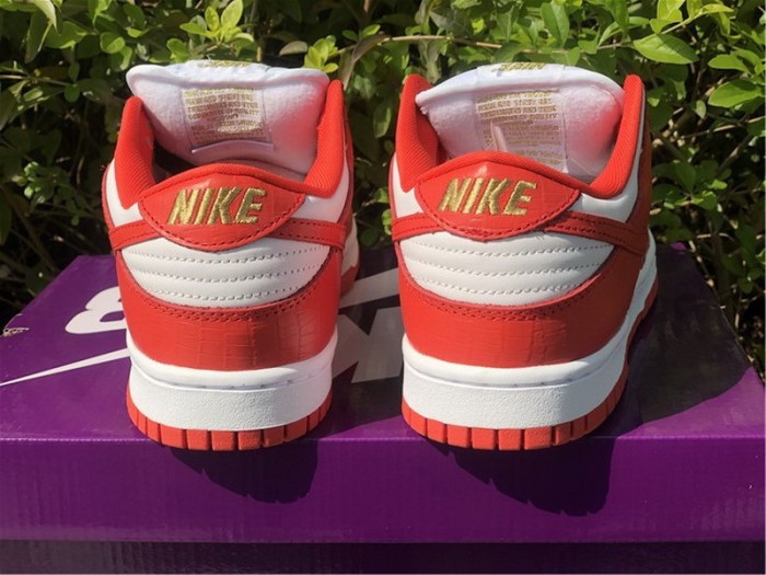 Authentic Supreme x Nike SB Dunk Low Red