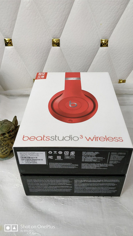 Monster Beats  studio wireless 3-010