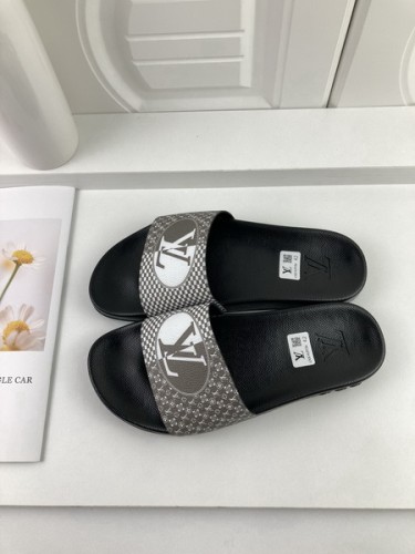 LV women slippers AAA-346