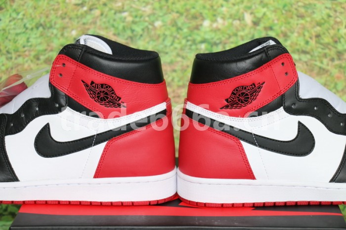 Air Jordan 1 OG High “Black Toe”2016