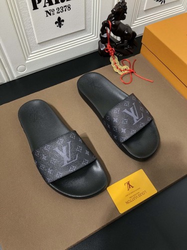 LV men slippers AAA-554