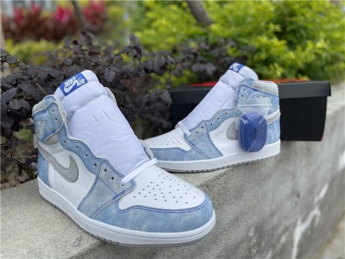 Authentic Air Jordan 1 High OG Hyper Royal  GS