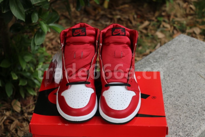 Authentic Air Jordan 1 High OG WMNS “Satin Snake”