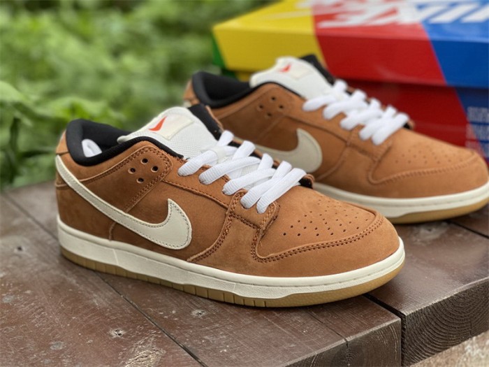 Authentic Nike SB Dunk Low   Wheat  