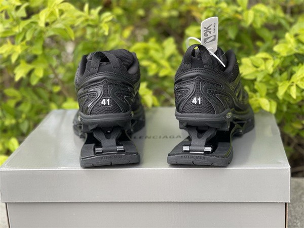 B 17FW Tripe-S High End Sneaker-231