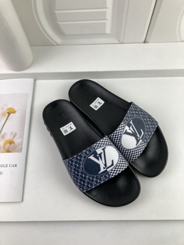 LV women slippers AAA-344