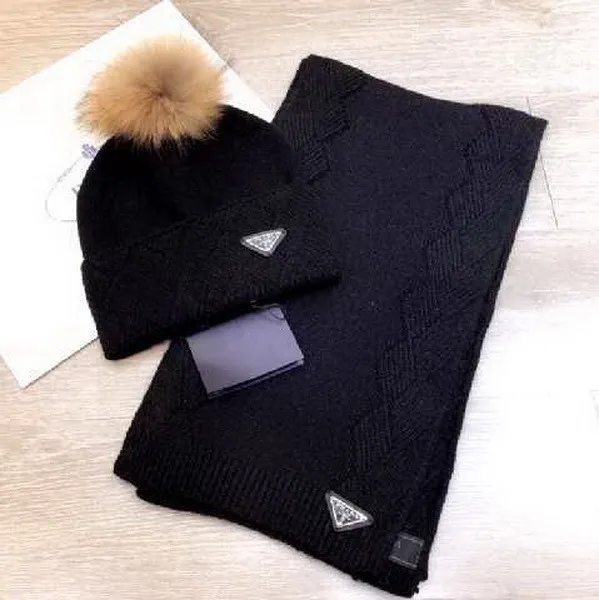 Prada Wool Cap Scarf AAA-018
