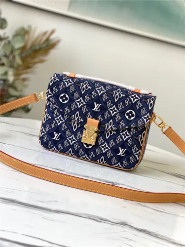 LV High End Quality Bag-695