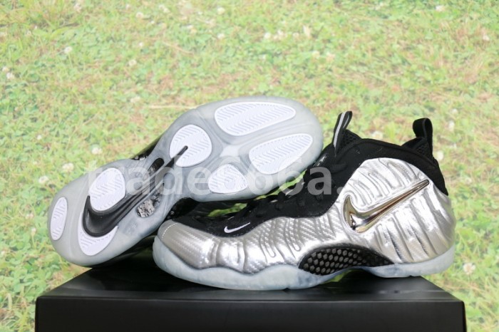 Authentic Nike Air Foamposite Pro “Silver Surfer”