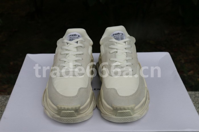 B 17FW Tripe-S High End Sneaker-021