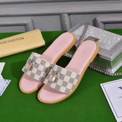 LV women slippers AAA-058