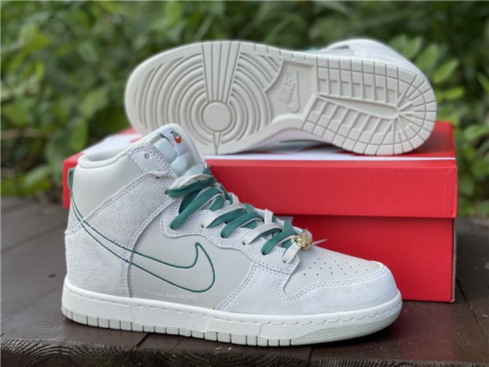 Authentic Nike Dunk Hi SE Light Bone Green