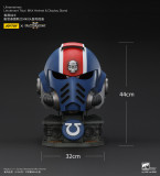 JOYTOY  Warhammer 40k 1: 1 Ultramarines Lieutenant Titus' MKX Helmet & Display Stand