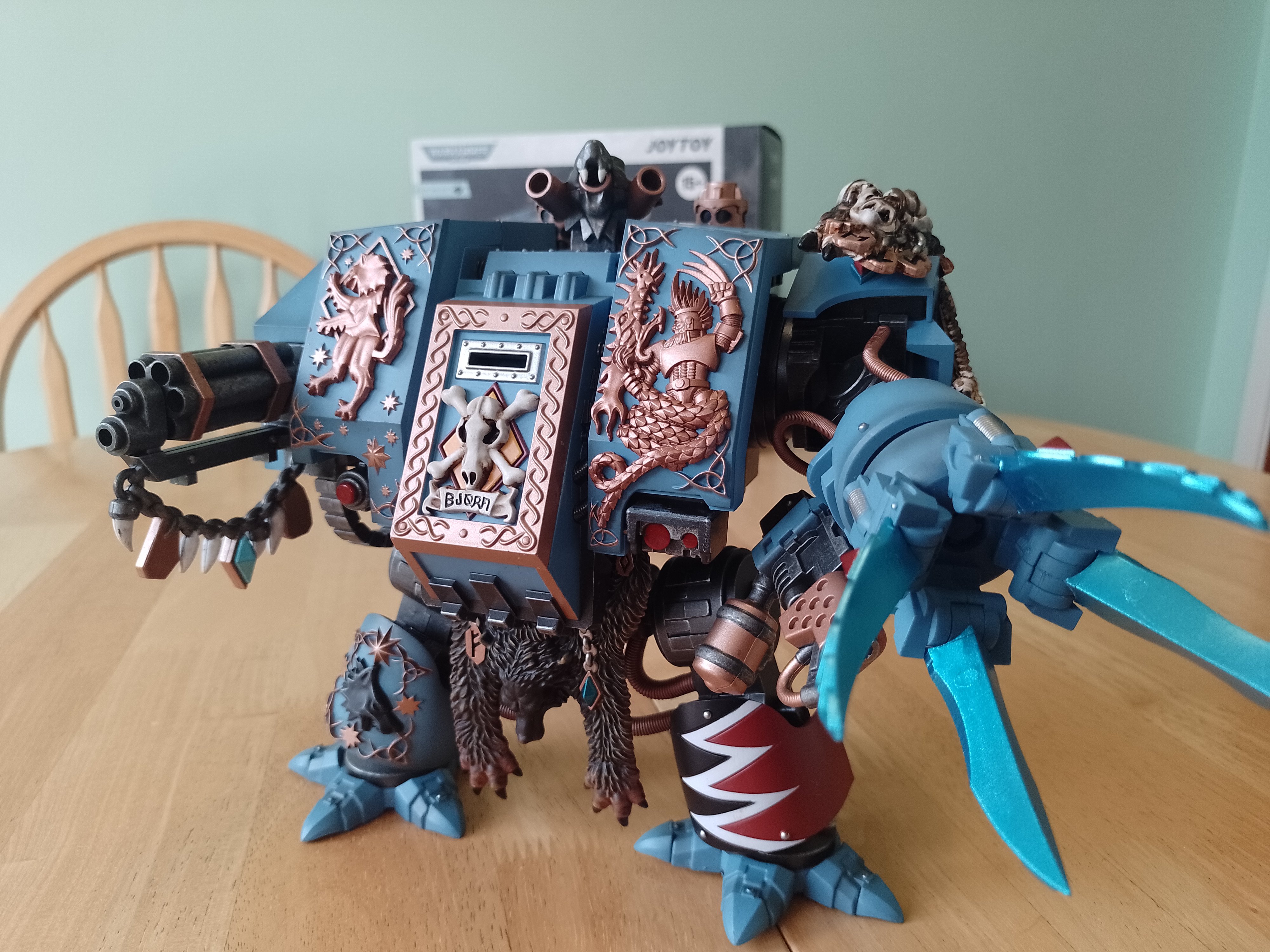 Reviews : JOYTOY JT2924 Warhammer 40k 1: 18 Space Wolves Bjorn the