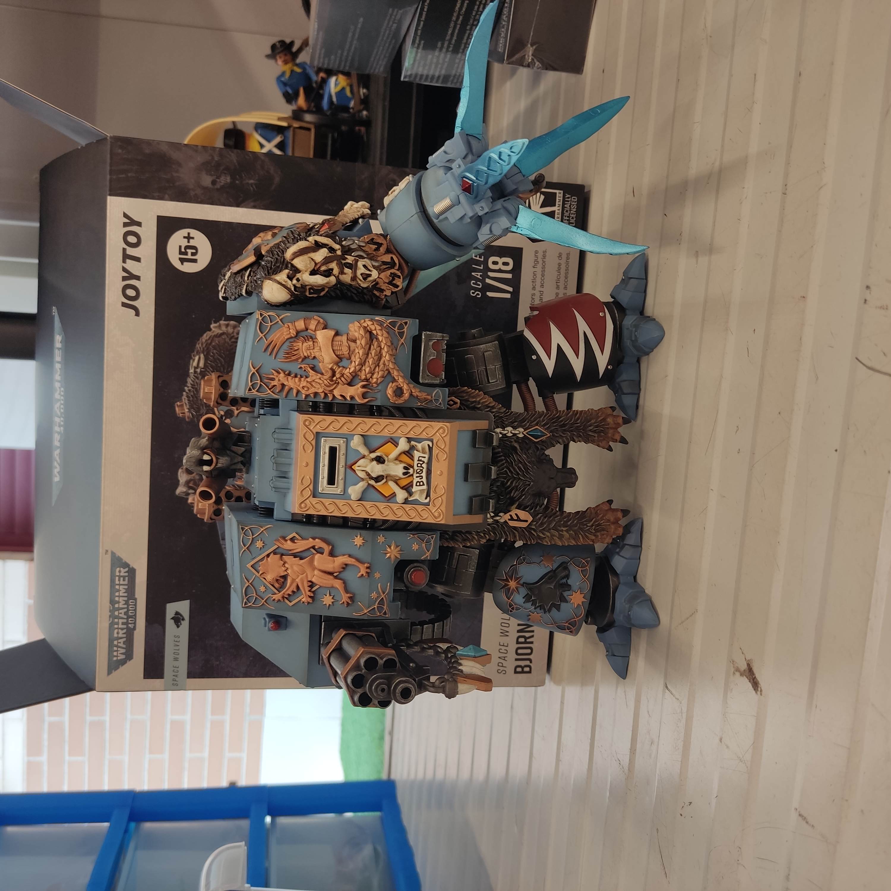 Reviews : JOYTOY JT2924 Warhammer 40k 1: 18 Space Wolves Bjorn the