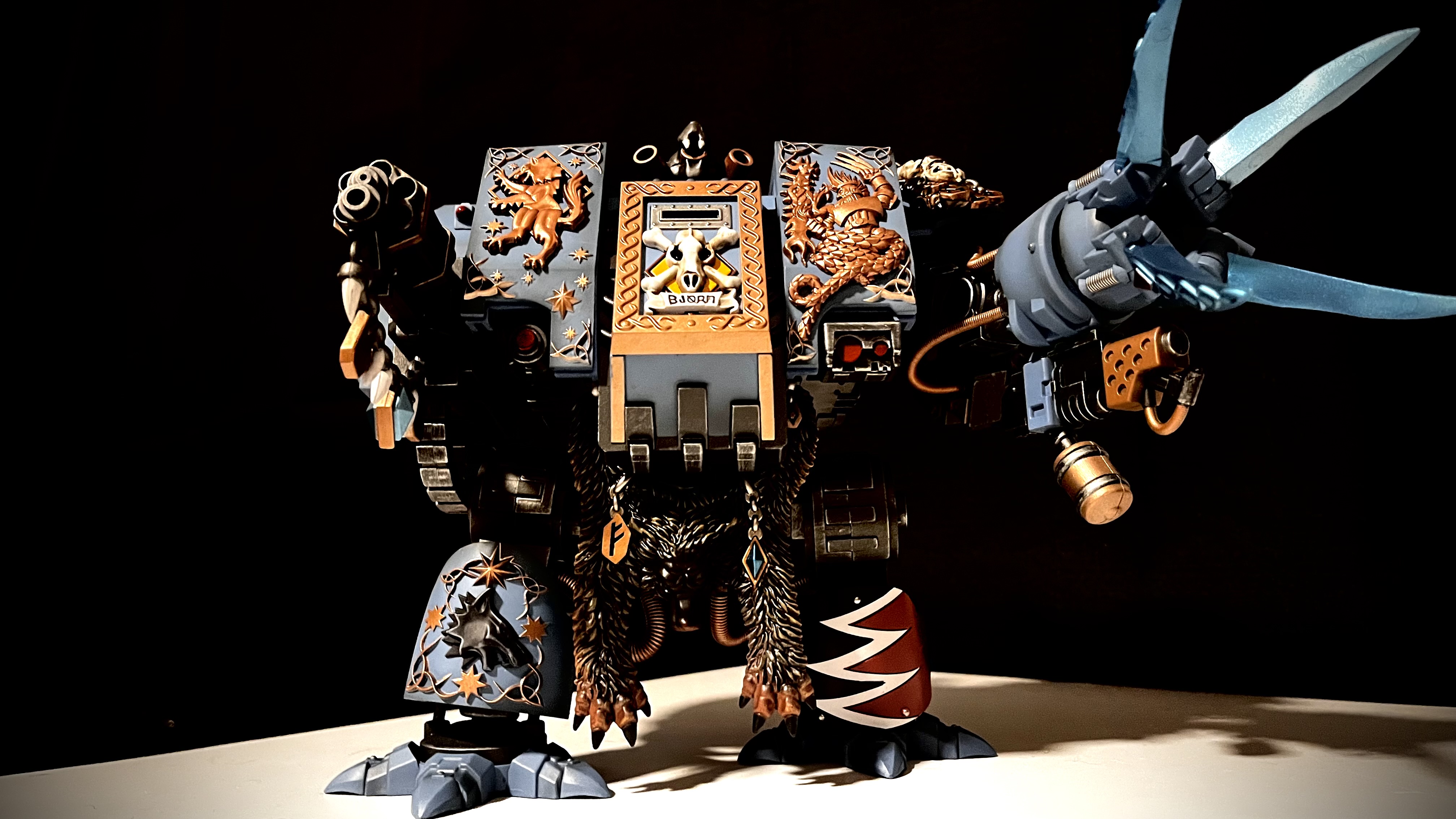 Reviews : JOYTOY JT2924 Warhammer 40k 1: 18 Space Wolves Bjorn the